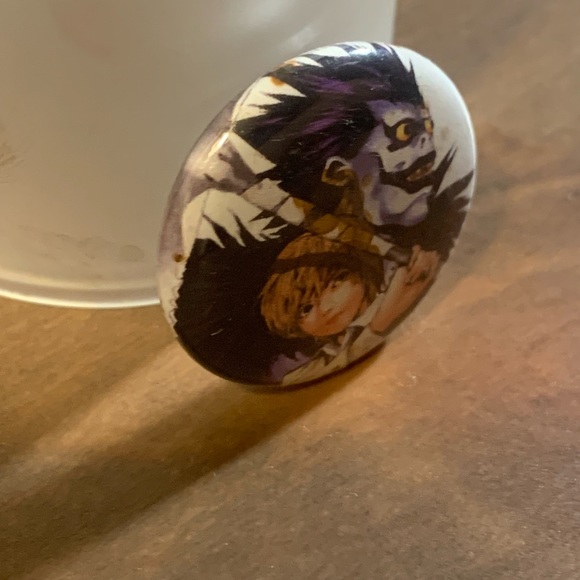 Death Note Button Pin - Picture 4 of 12